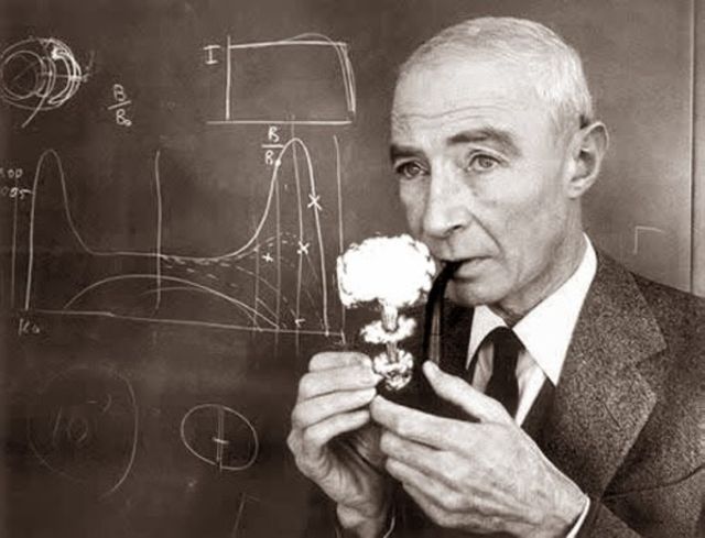 Крістофер Нолан зніме фільм про 'батька атомної бомби' Роберта Оппенгеймера - фото 476457