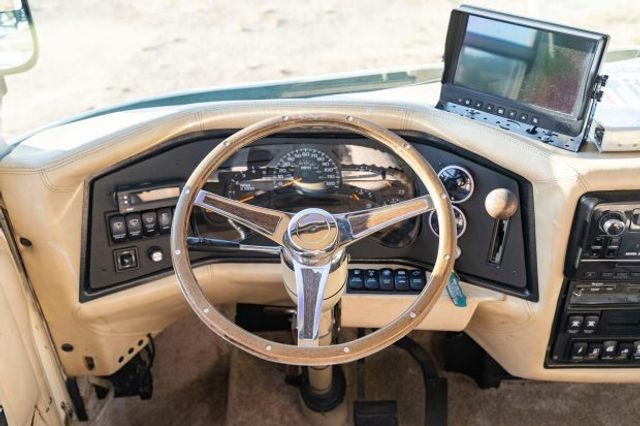 У США продають розкішний будинок на колесах 70-х років - фото 476459