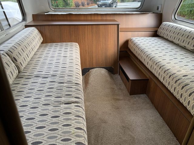 У США продають розкішний будинок на колесах 70-х років - фото 476466