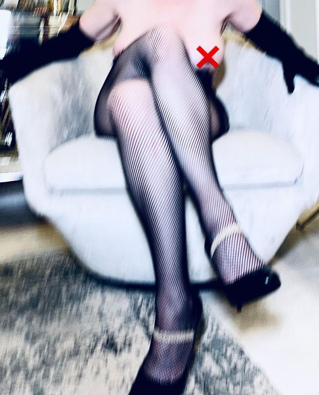 63-річна Мадонна оголила груди під час еротичної фотосесії у ліжку: 18+ - фото 476478