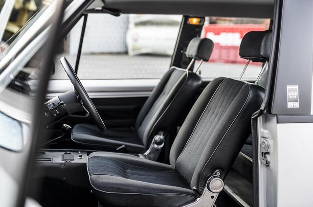 Рідкісний швейцарський позашляховик Monteverdi Safari виставили на продаж - фото 476521