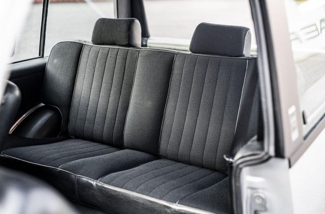 Рідкісний швейцарський позашляховик Monteverdi Safari виставили на продаж - фото 476522