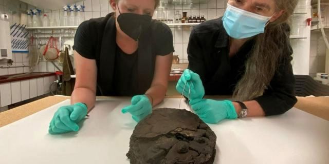 У Німеччині знайшли торт, який спекли ще у 1942 році: як йому вдалося зберегтися - фото 476667