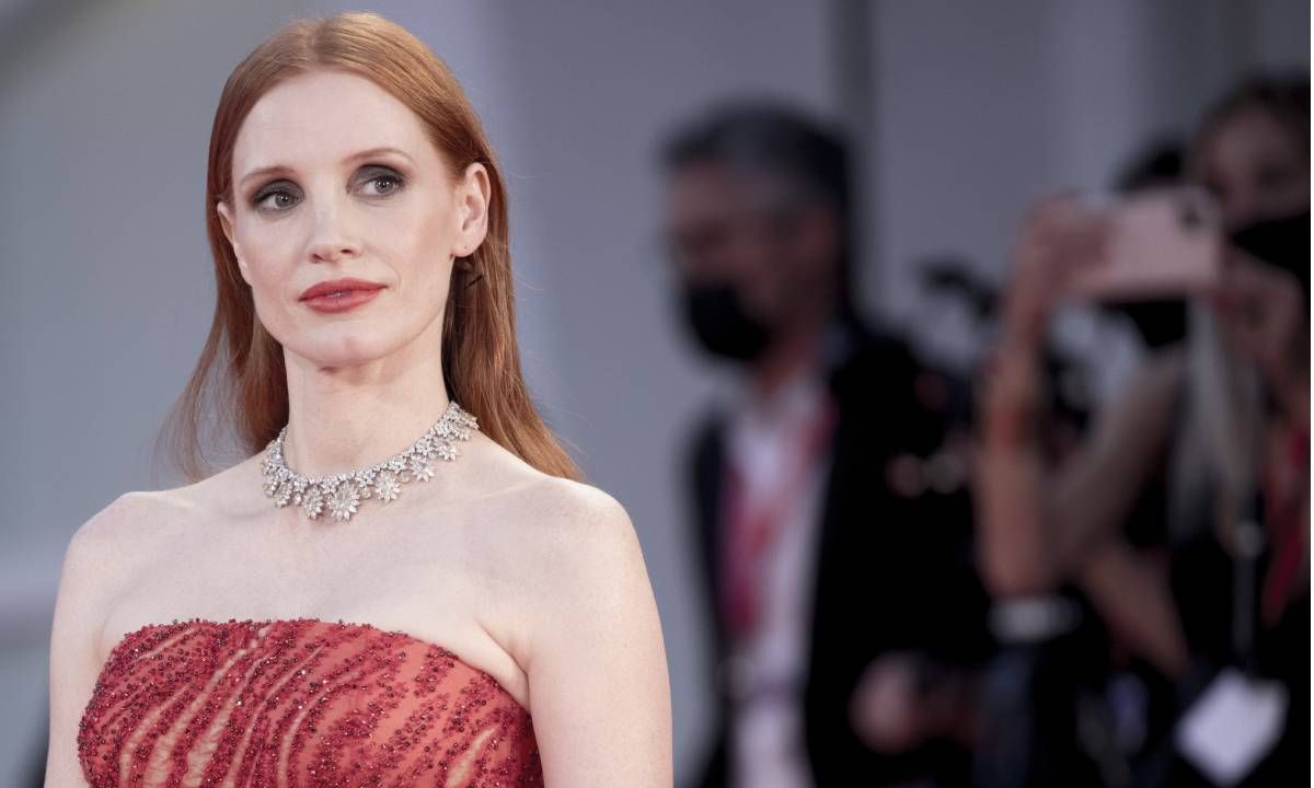 Джессіка Честейн зачарувала фотосесією у Valentino і Dior