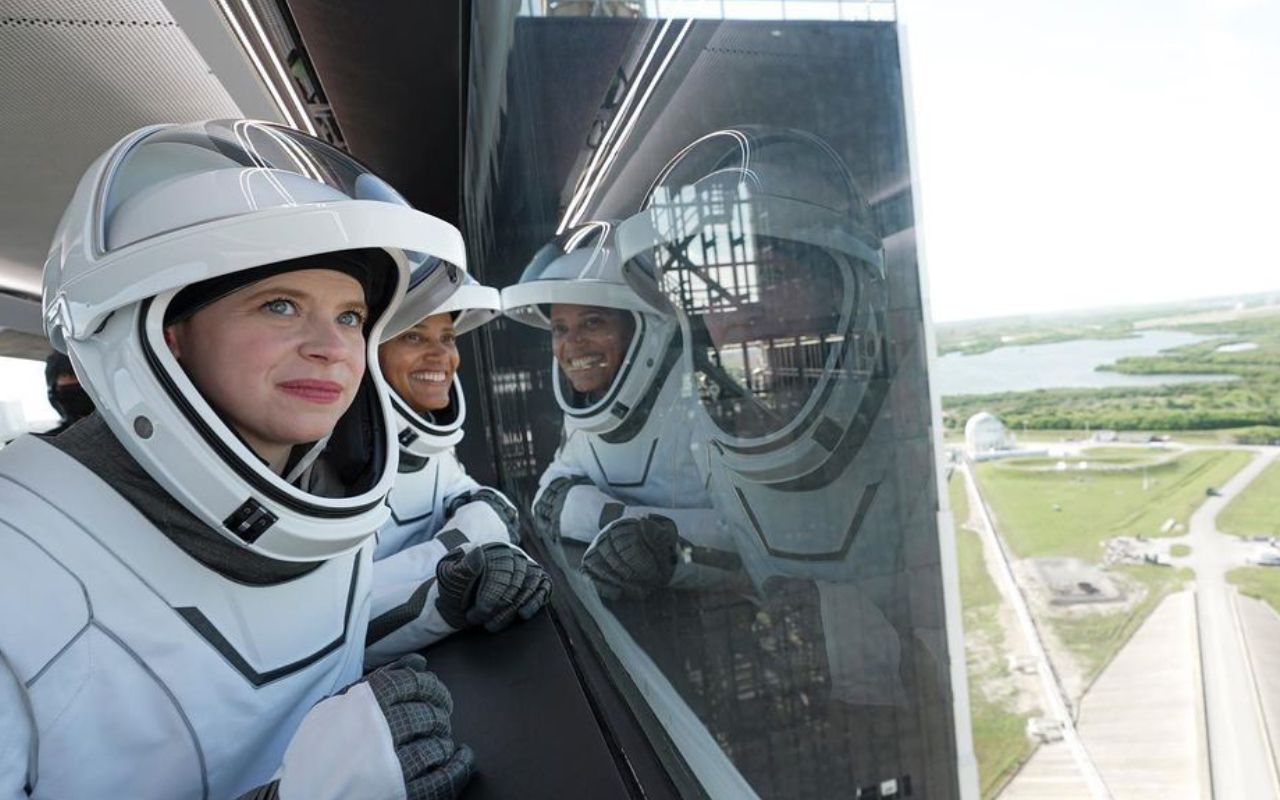 Космічні туристи проведуть на орбіті Землі кілька днів - фото 1