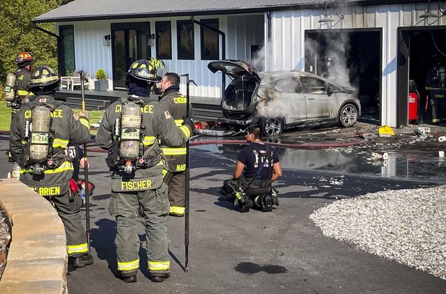 Власникам деяких Chevrolet рекомендують паркувати авто якомога далі від інших, і ось чому - фото 477204