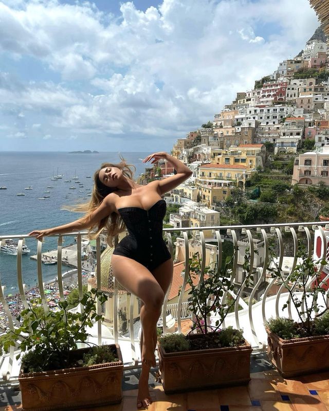 Сексуальна Демі Роуз захопила новими фото майже без одягу: 18+ - фото 477387