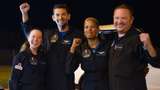 Crew Dragon Ілона Маска з космічними туристами повернувся на Землю
