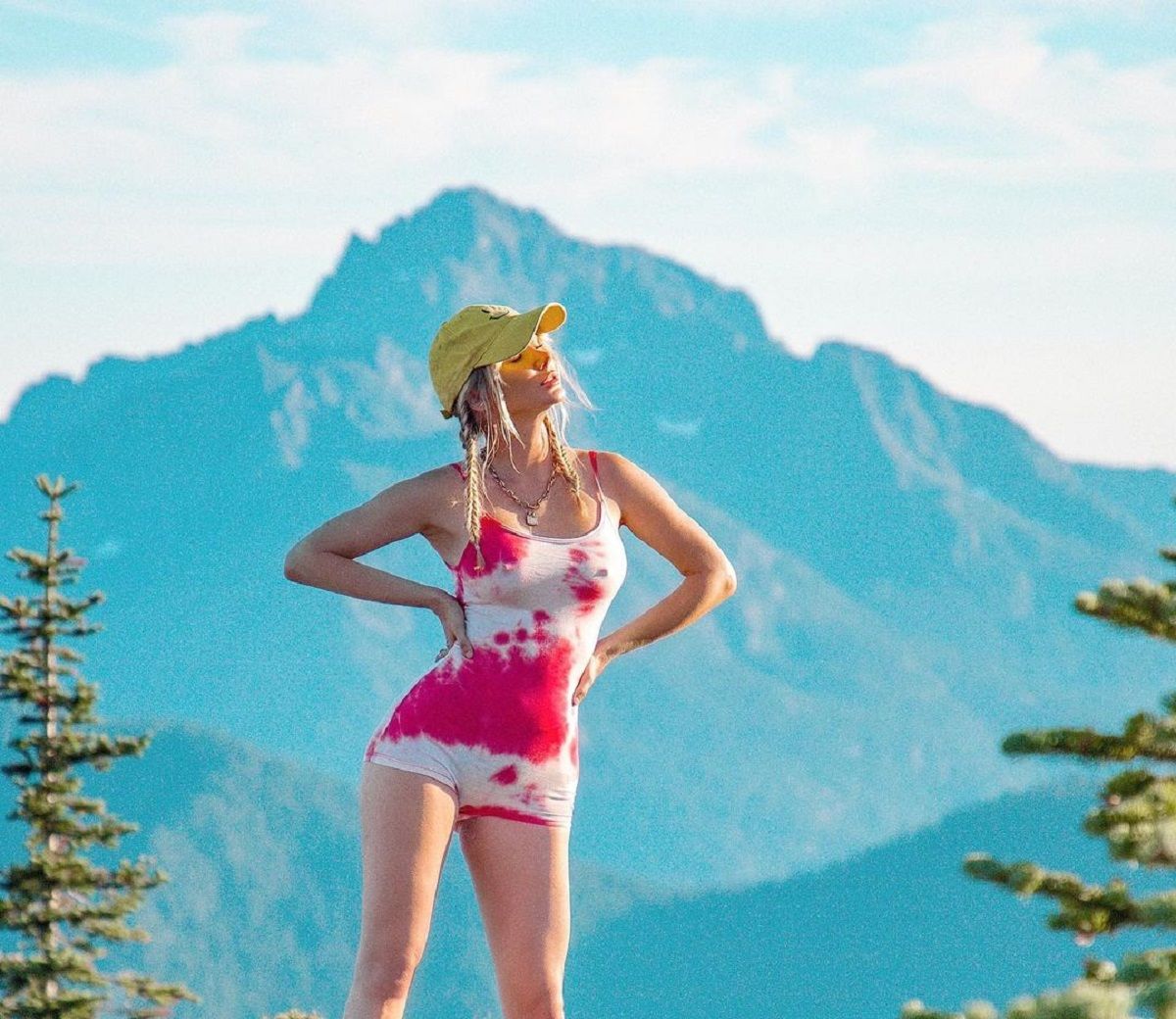 Сара Андервуд знялась топлес - фото 1