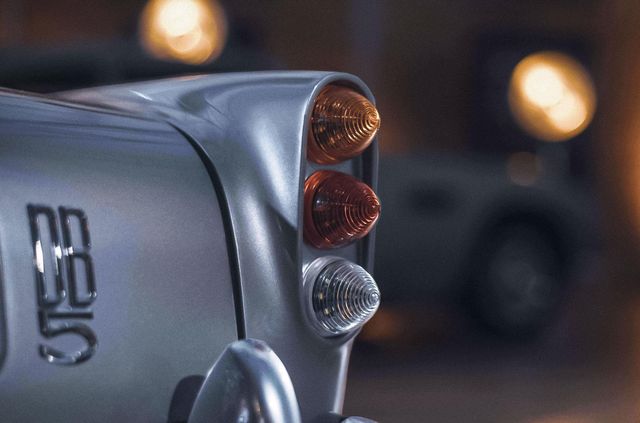 У мережі показали дитячий Aston Martin DB5, який би підійшов для сина Джеймса Бонда - фото 477742