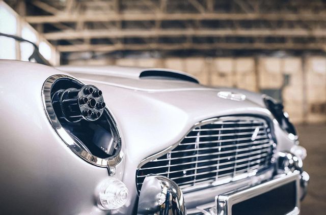 У мережі показали дитячий Aston Martin DB5, який би підійшов для сина Джеймса Бонда - фото 477745