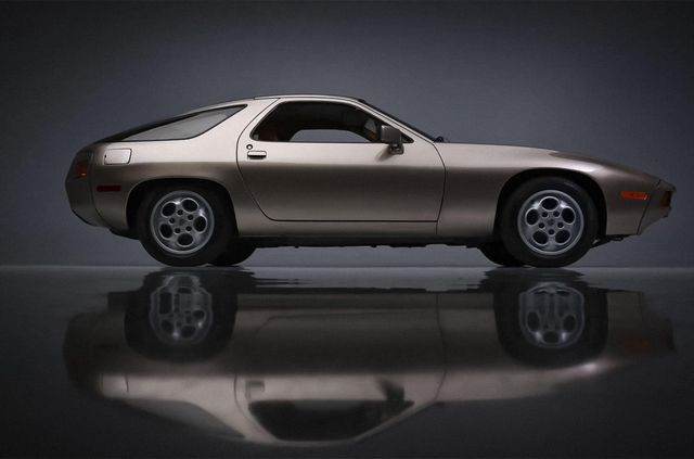 42-річний Porsche 928, яким керував Том Круз, пустили з молотка: сума вражає - фото 477776