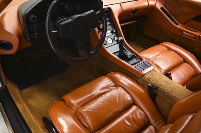 42-річний Porsche 928, яким керував Том Круз, пустили з молотка: сума вражає - фото 477781