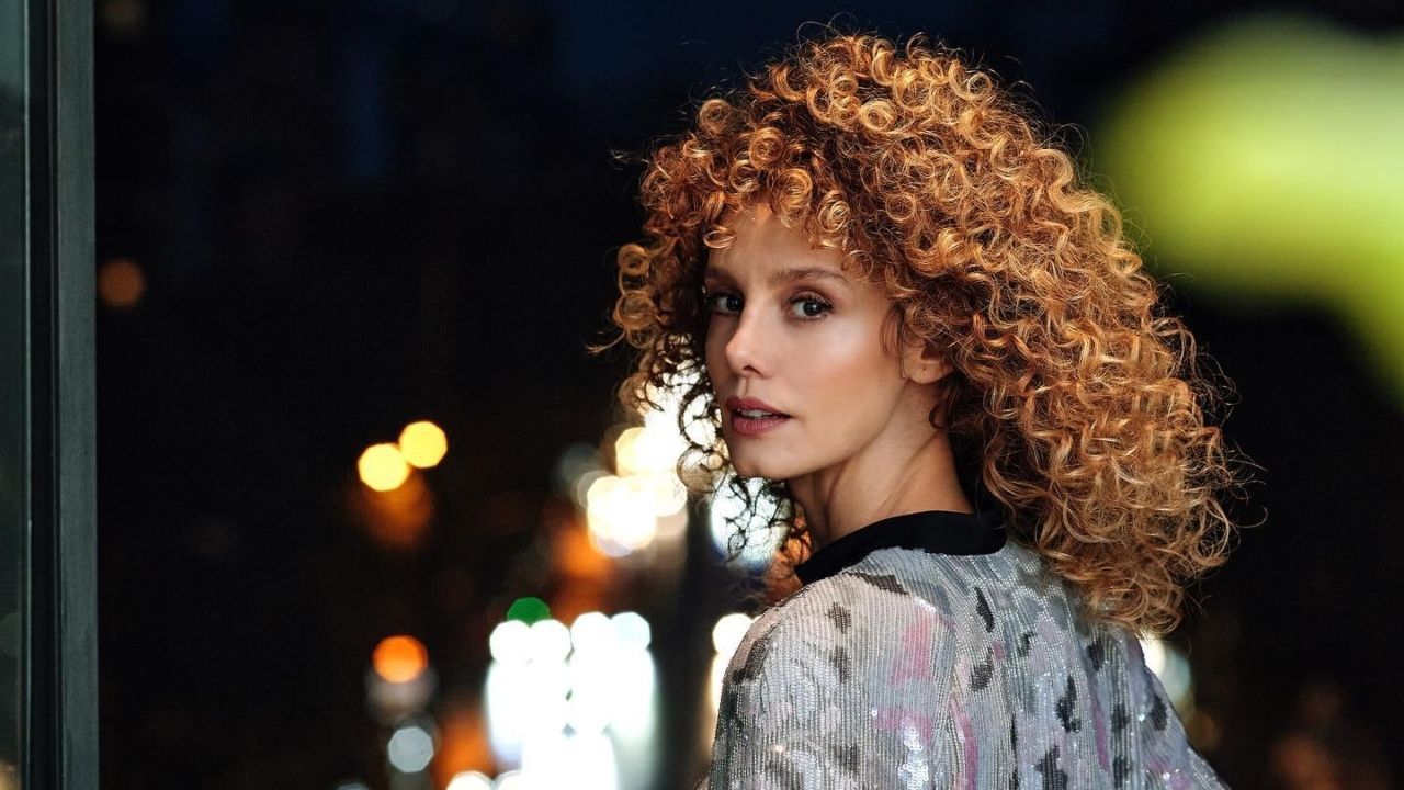 Зірка Паперового будинку знялася топлес у новій фотосесії