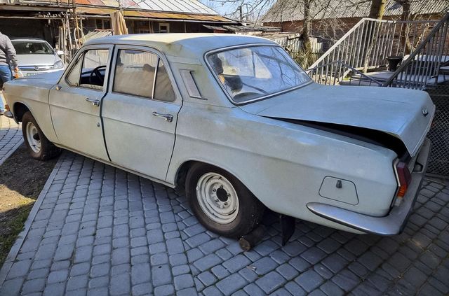 Подивіться на 36-річну Волгу, яка все життя простояла в гаражі - фото 477945