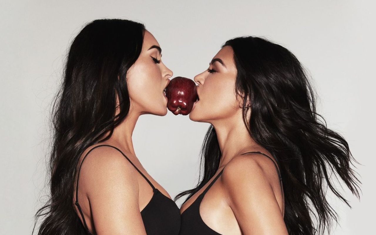 Меган Фокс і Кортні Кардашян знялися в еротичній рекламі - фото 1