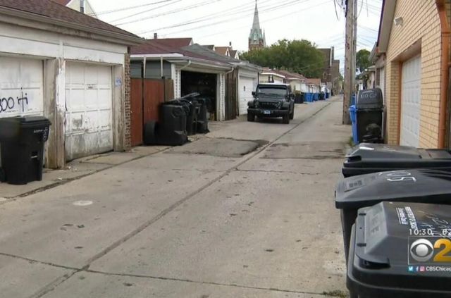 Не витримав: цей американець психанув і розбив лежачого поліцейського киркою - фото 478338