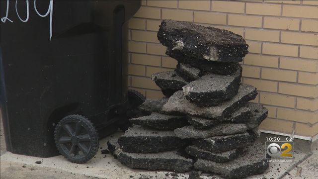 Не витримав: цей американець психанув і розбив лежачого поліцейського киркою - фото 478340