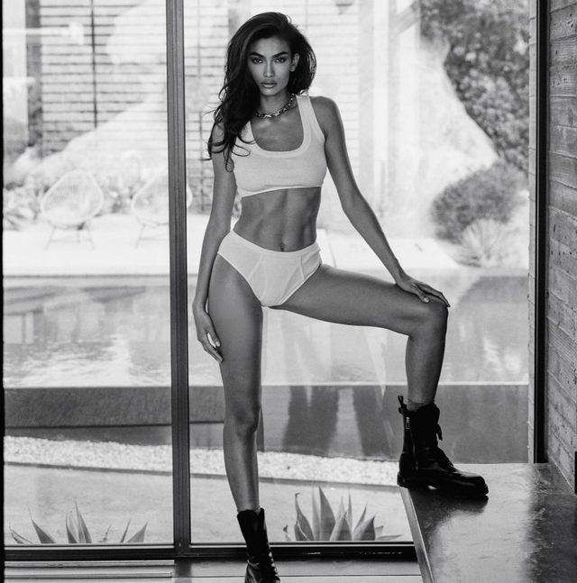 Модель Келлі Гейл показала ідеальну фігуру у спідньому : фото - фото 478348