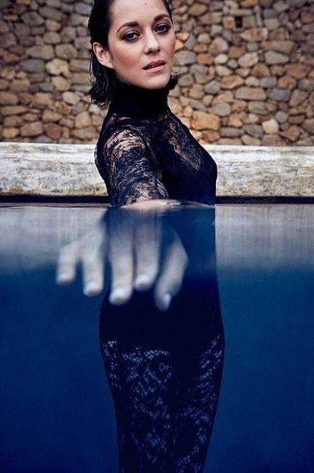 Найгарячіші образи Маріон Котіяр за всю кар'єру: добірка фото іменинниці (18+) - фото 478624