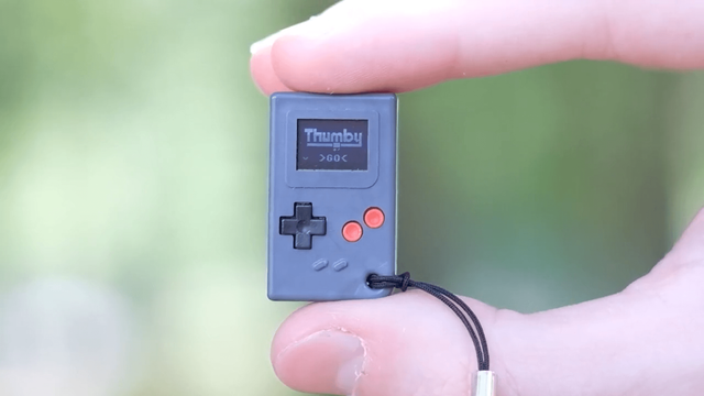 На Kickstarter зібрали кошти на найменшу ігрову консоль: як виглядає брелок GameBoy - фото 478662