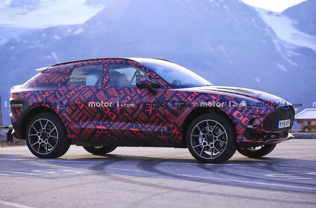 Шпигунам вдалося зняти потужний кросовер Aston Martin DBX - фото 478704