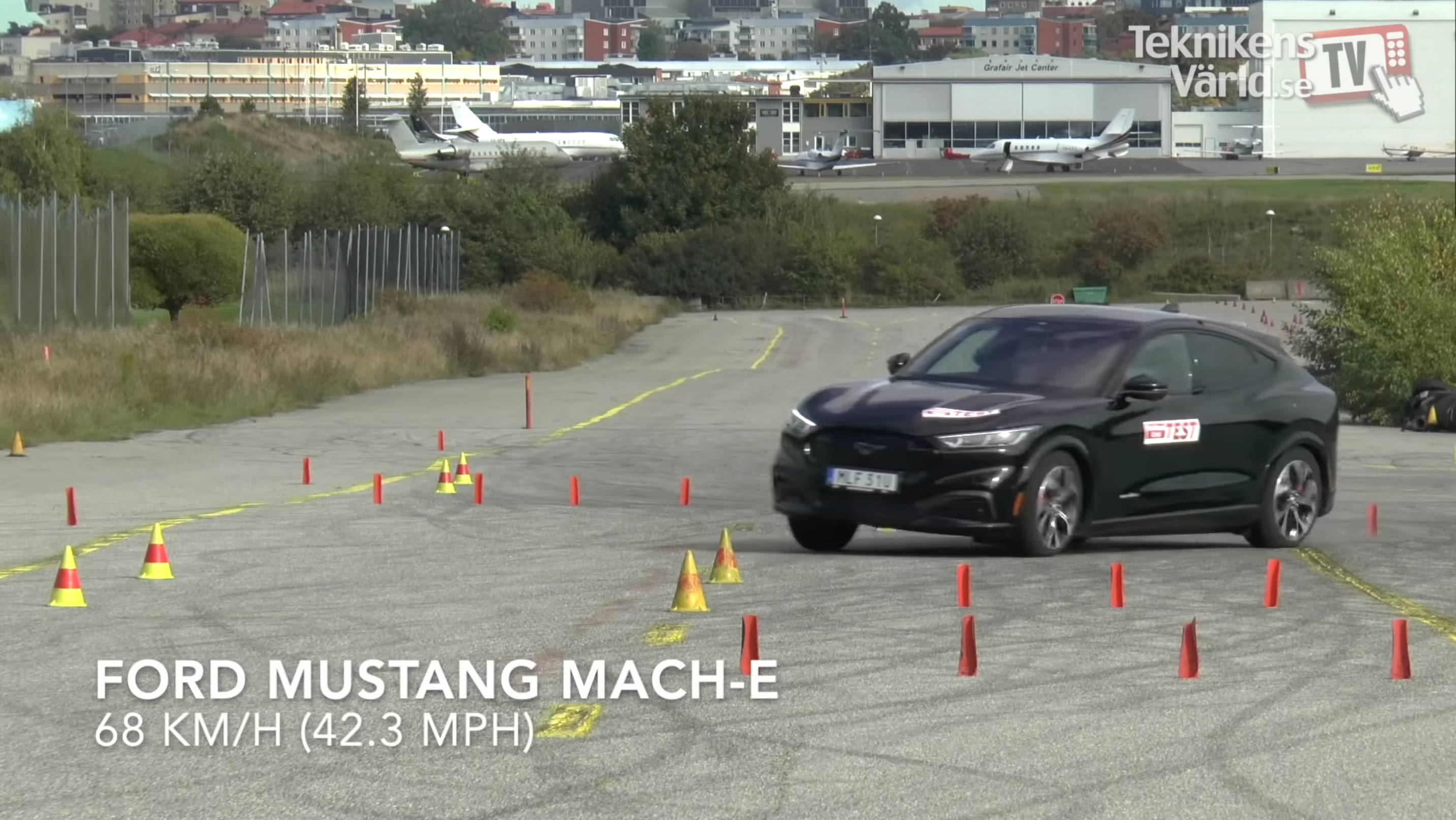 Ford Mustang Mach-e вкотре провалив "лосячий" тест - фото 1