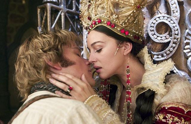 Найгарячіші образи Моніки Беллуччі за всю кар'єру: добірка фото іменинниці (18+) - фото 478771