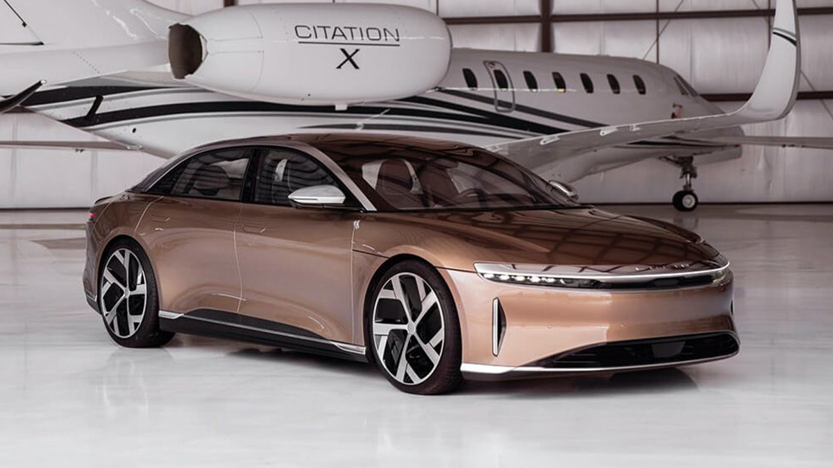 У США почали виробляти серійний електромобіль з найбільшим запасом ходу у світі