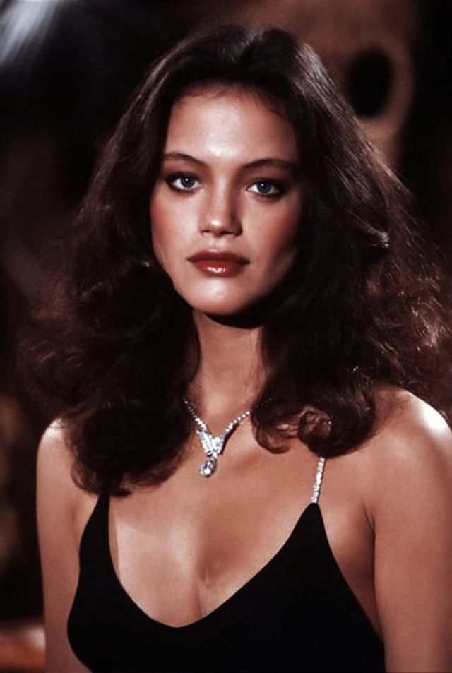 Сексуальні дівчата з 70-х: еротичні ретрокадри найгарніших акторок та моделей (18+) - фото 479067