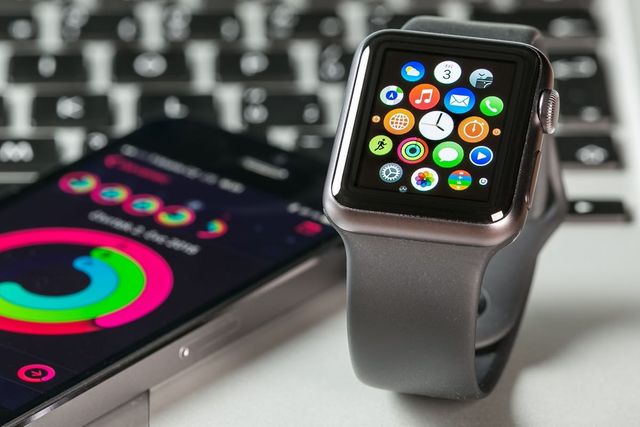 Перше покоління Apple Watch визнали 'вінтажним' - фото 479159