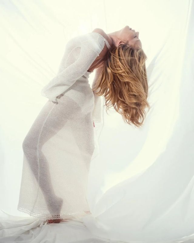 Тіна Кароль анонсувала вихід нового альбому свіжою фотосесією у прозорій сукні - фото 479346