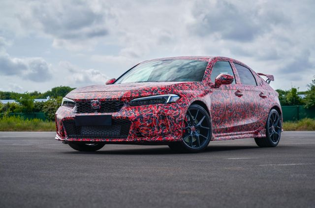 Honda показала перші фотографії нового Civic: все ще у камуфляжі - фото 479383