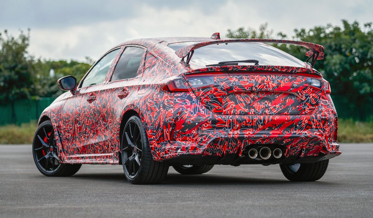 Honda показала перші фотографії нового Civic: все ще у камуфляжі
