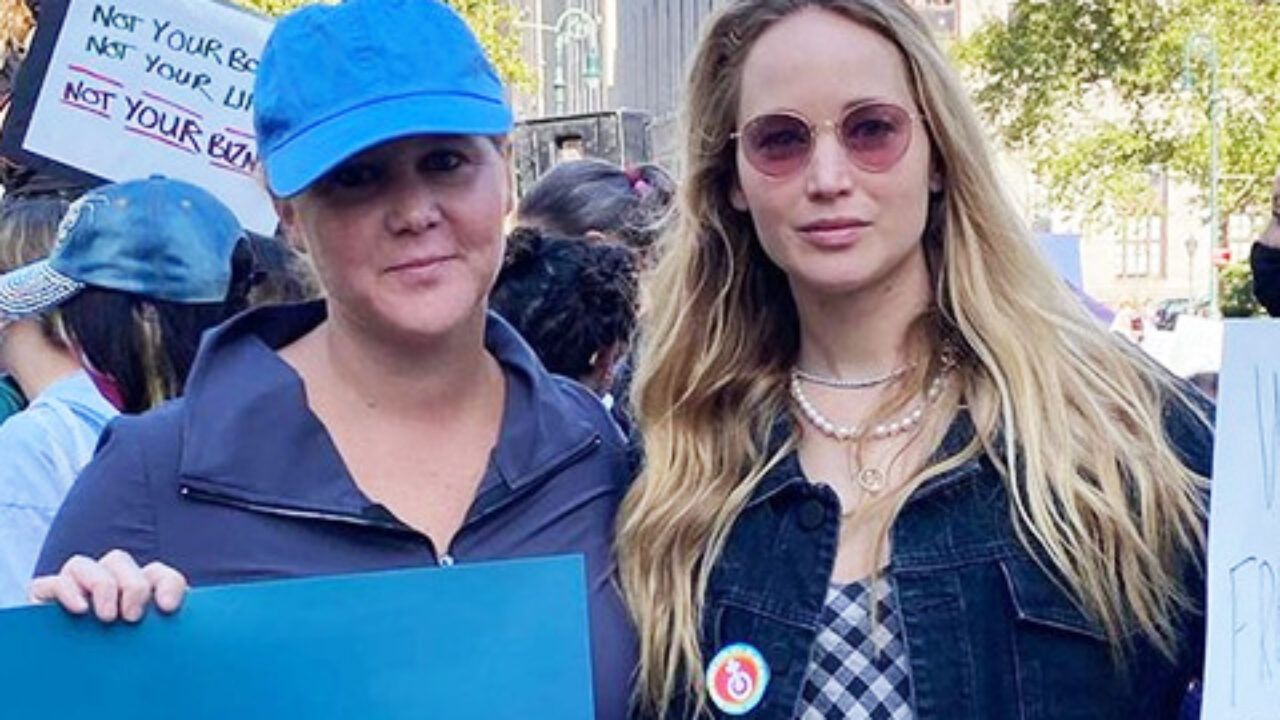 Вагітна Дженніфер Лоуренс з'явилася на акції на підтримку абортів