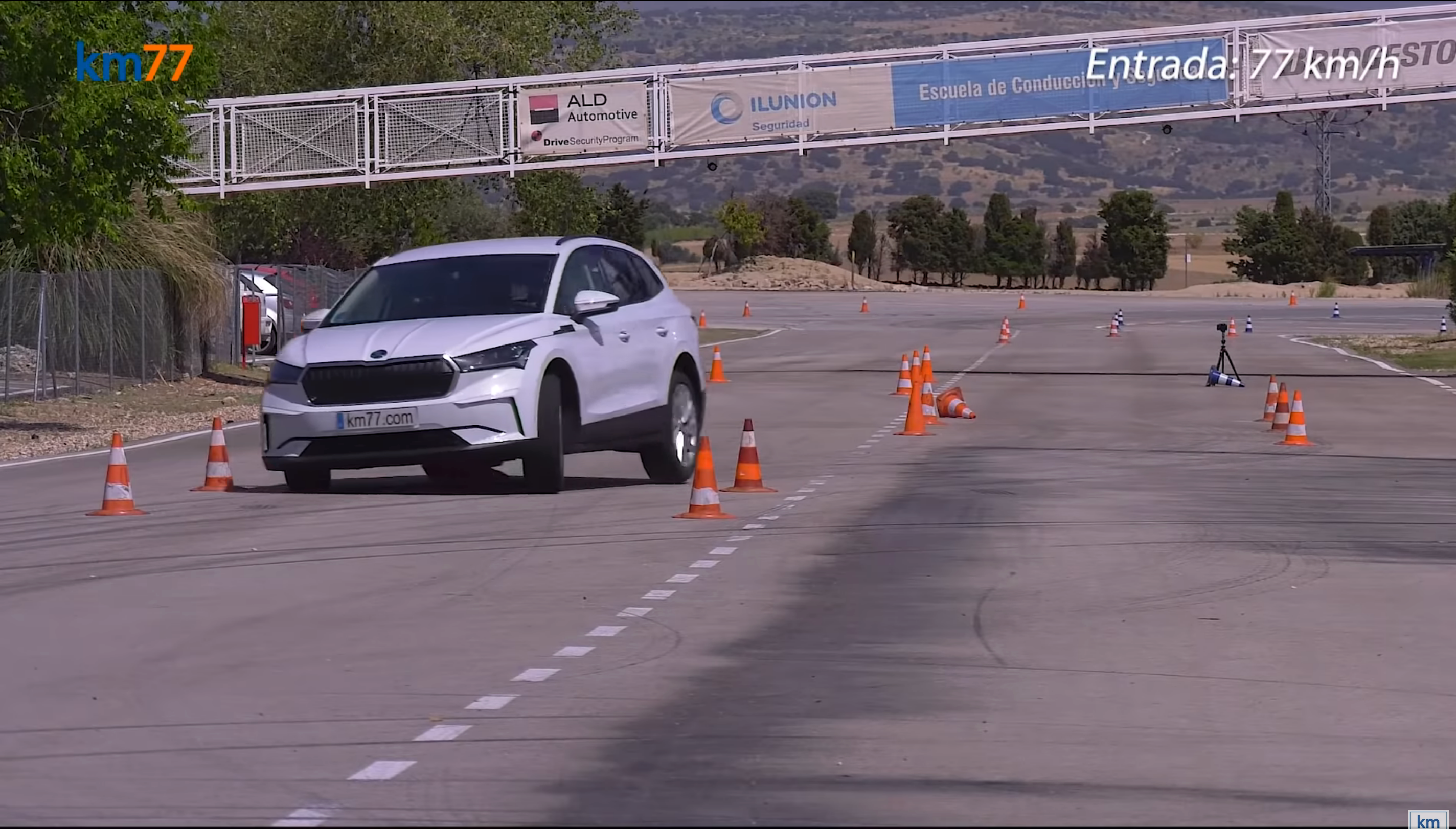 Перший електричний кросовер Skoda провалив 