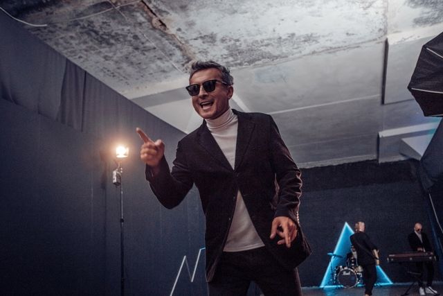 Віктор Винник і МЕРІ презентували відео на пісню 'Тільки не треба' - фото 480126