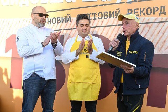 В Україні приготували найбільшу у світі шаурму: фотофакт - фото 480252