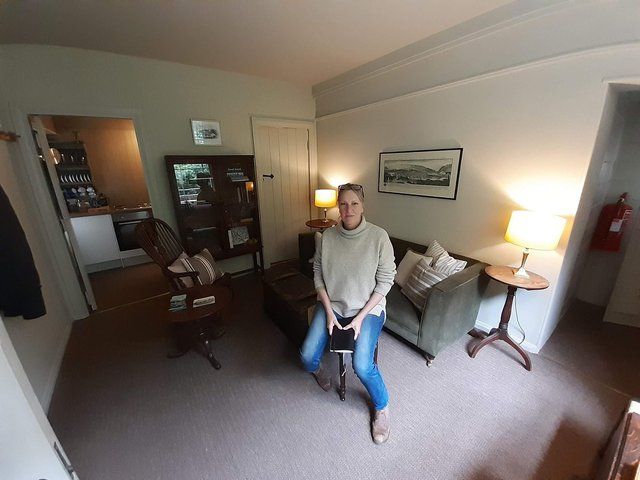 Житло на старовинному англійському кладовищі можна орендувати на Airbnb - фото 480286