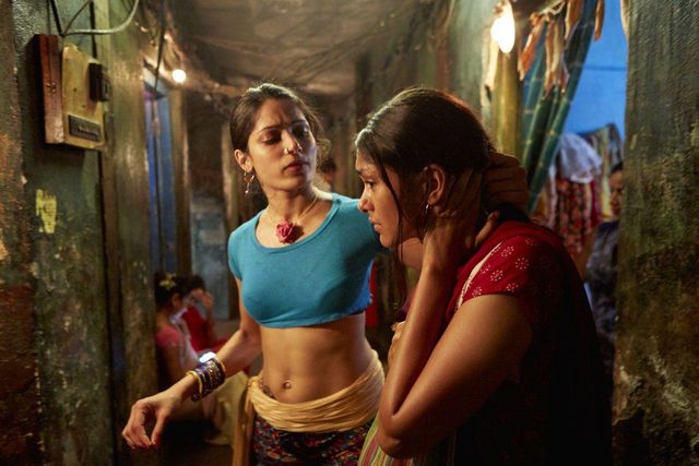 Найгарячіші образи Фріди Пінто за всю кар'єру: добірка фото іменинниці (18+) - фото 480332