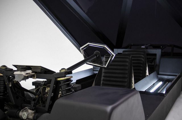 Незвичний електрокар Lo Res продають на аукціоні: фото - фото 480374