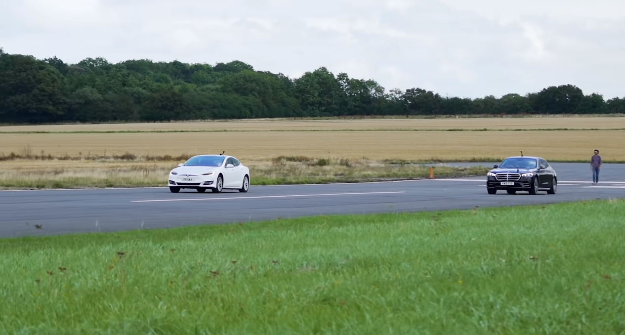 Tesla Model S і Mercedes-Benz S-Class зійшлися у дрегрейсингу: відео