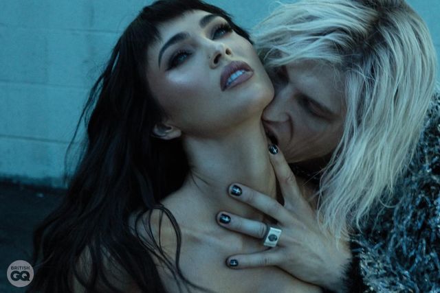 Без білизни: Меган Фокс зі своїм бойфрендом знялися у провокаційній фотосесії - фото 480541