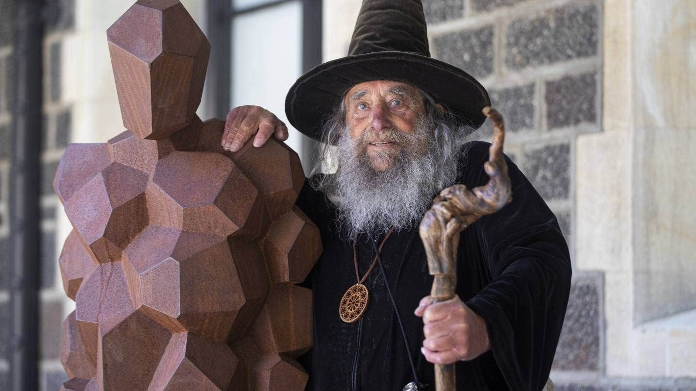 Після 23 років на службі: у Новій Зеландії звільнили міського чарівника