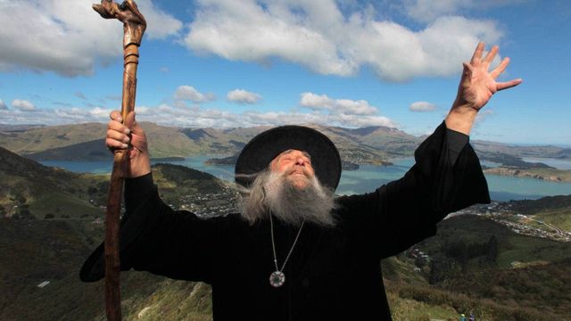 Після 23 років на службі: у Новій Зеландії звільнили міського чарівника - фото 480585