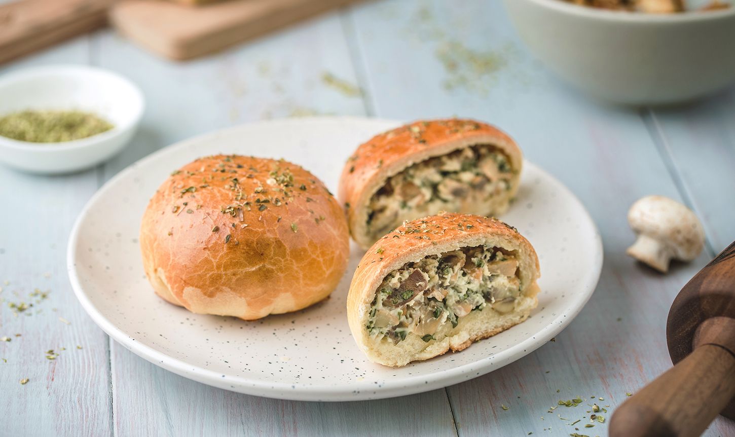 Пиріжки з грибами: незвичний осінній рецепт підкорив мережу