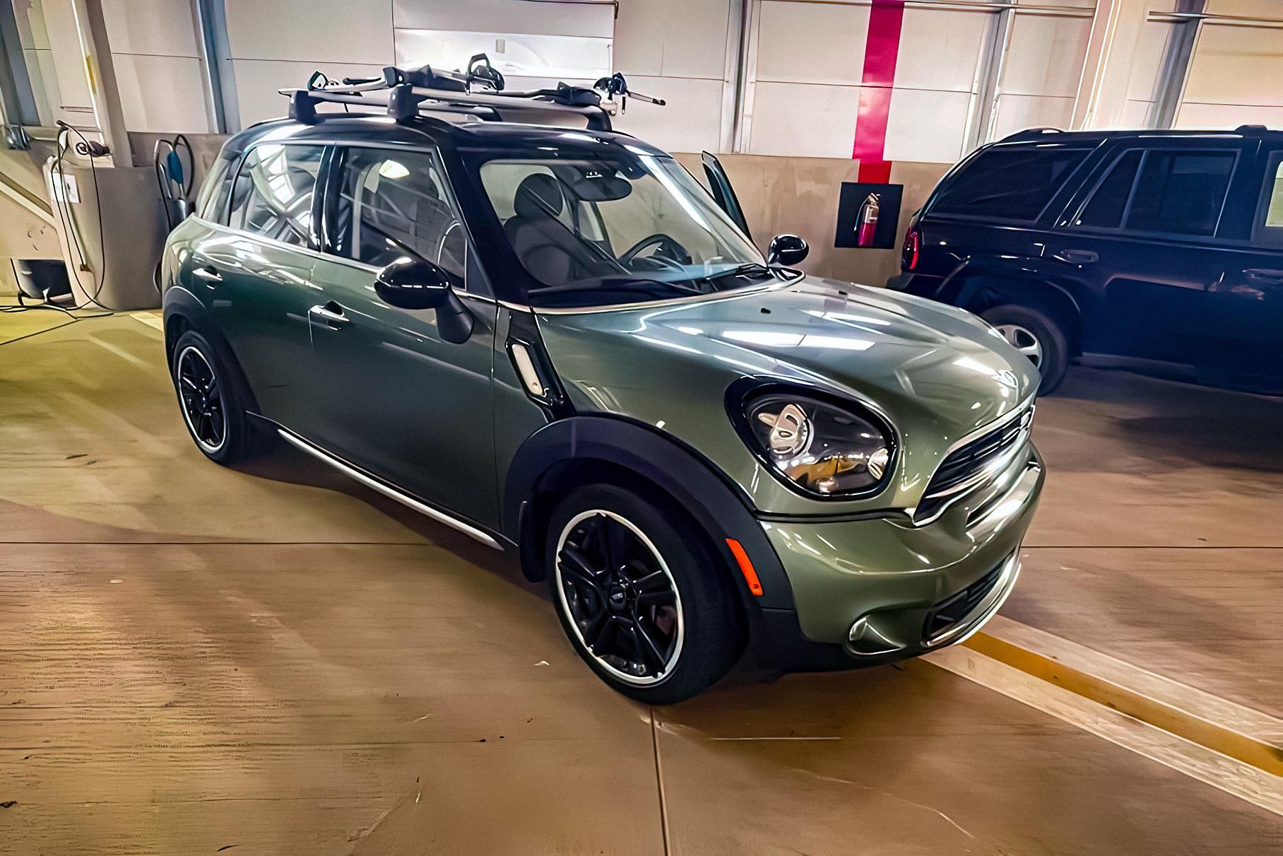 Американський аеропорт пустить з молотка автомобілі, забуті на стоянці