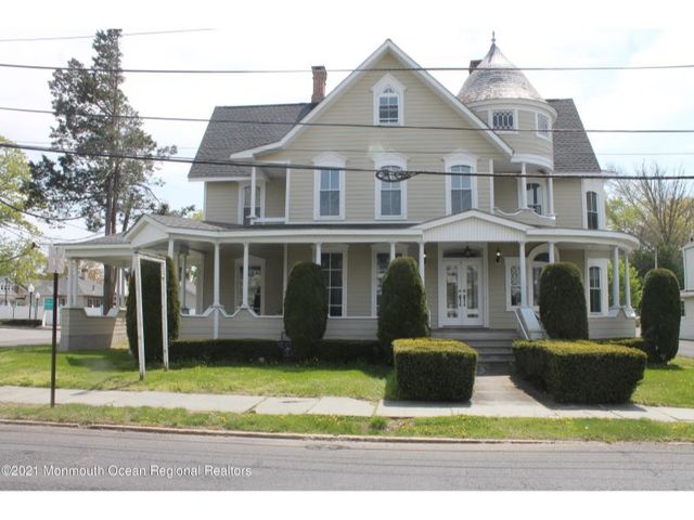 У США продають будинок, у якому відбувалися дії серіалу Сабріна – юна відьма: фото - фото 480718