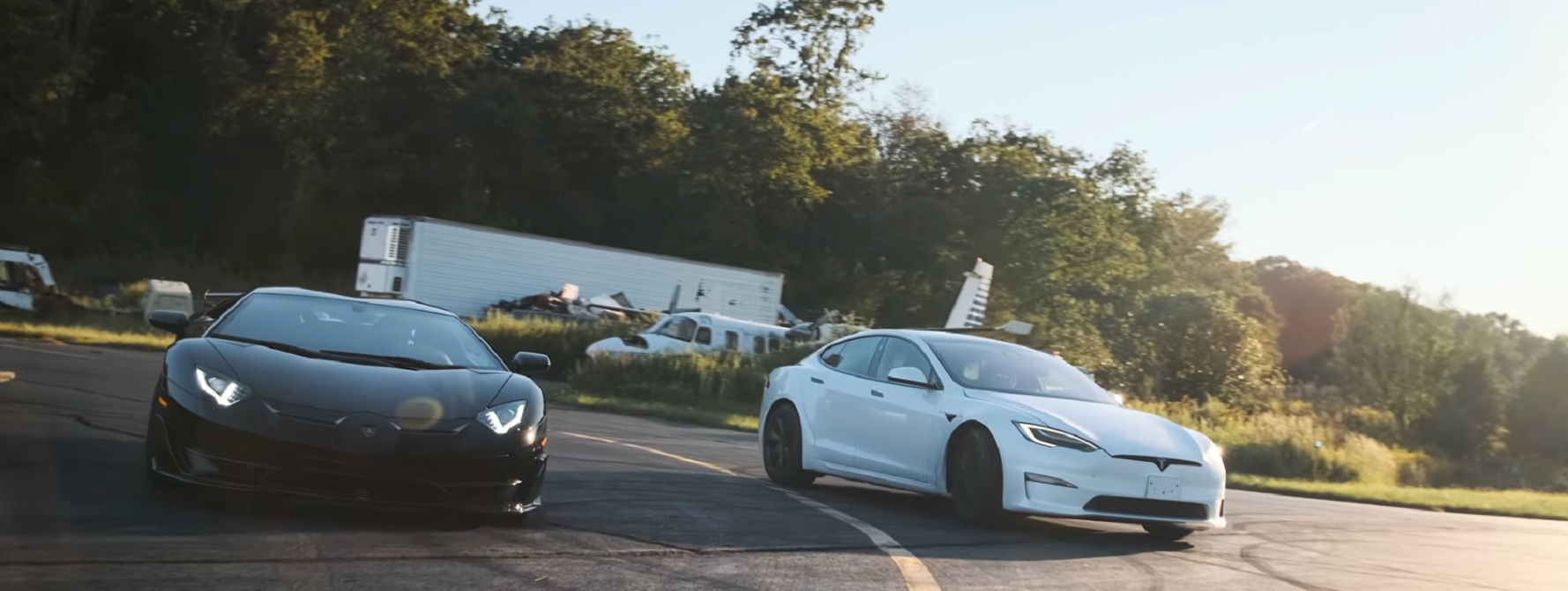 Найпотужніша Tesla Model S позмагалася з суперкаром Lamborghini Aventador: відео