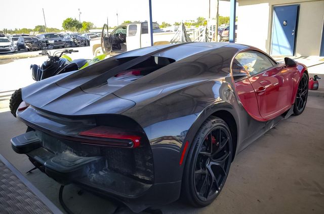 Згорілий Bugatti Chiron продають за 'смішні' гроші - фото 480847